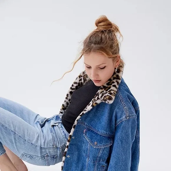 Levi’s leopard jean jacket - Picture 3 of 3